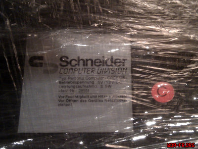 Schneider CPC 6128 - Version C (Vignette &quot;C&quot; rouge. P/N de la Carte mère : Z70290 (1985). P/N du Clavier : Z70221 - ESU-244.)