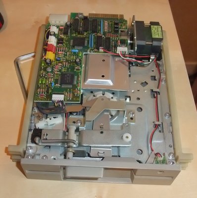 PC Olivetti M28 (lecteur de disquettes).