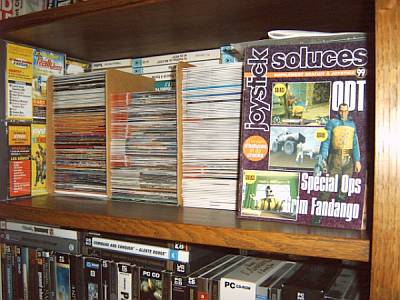 Tous les CD-ROM et les booklets (guides et solutions de jeux)