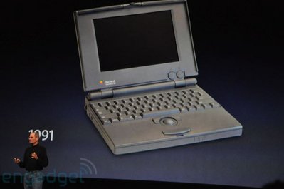 L'Apple PowerBook 100, introduit en Octobre 1991.