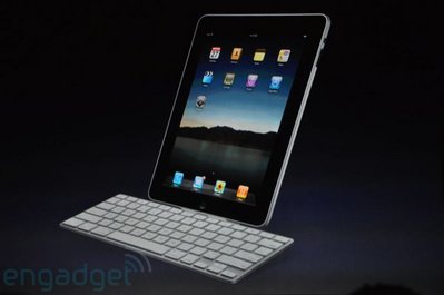 Dock pour l'iPad, avec un clavier bluetooth actuel pour transformer la tablette en poste de consultation.