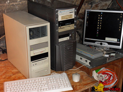 SDC13755.JPG (687.88 Kio) Vu 66609 fois La mouture 2011 de la machine PC Alpha de transfert logiciel de la WDA.
