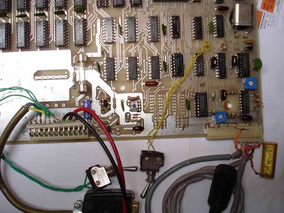 La sortie vidéo est en bas à droite