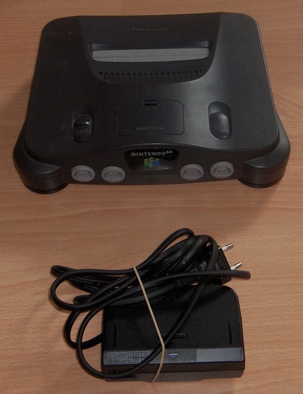 Nintendo 64 + Alimentation + 1 manette