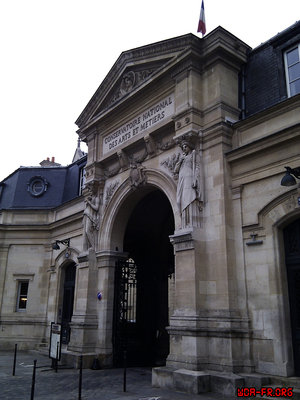 2012-11-07 13.49.44.jpg (548.07 Kio) Vu 39770 fois Le Cnam, entrée des Artistes...