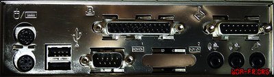 Bezel.jpg (350.54 Kio) Vu 65744 fois Bezel arrière de la carte mère Intel E139761 - 2012.