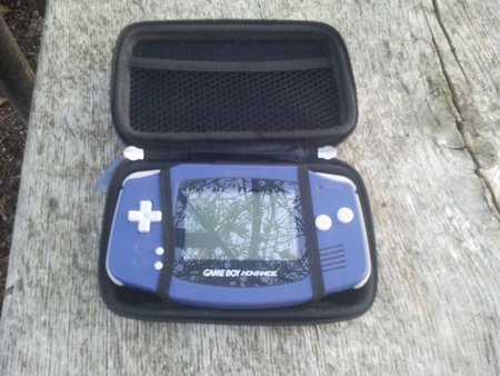 GameBoy Advance, 5€ aux puces.