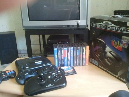 Megadrive 2, 10€ aux puces.