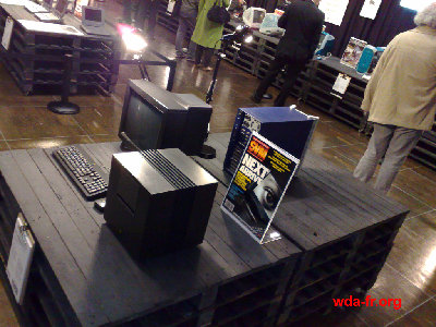 Quelques "guest stars" présentées sans véritables explications... et, bizarrement, les seules machines sans protection, alors qu'il doit s'agir des pièces les plus marquantes &amp; les plus rares...