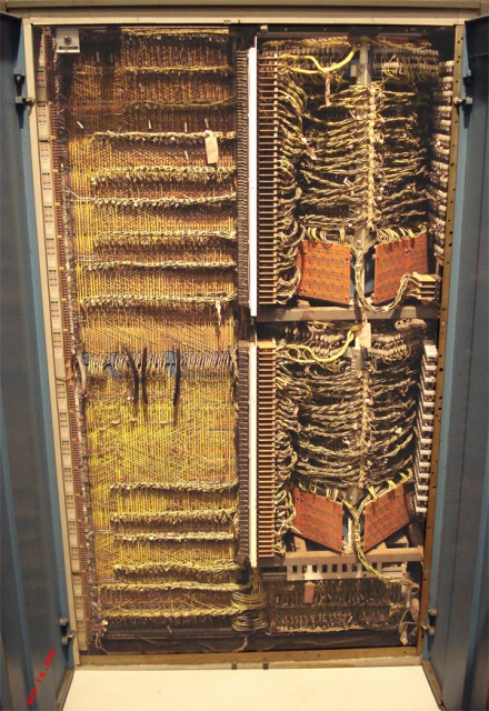 Une armoire a tore de ferrite, appartenant à l'époque à Mr Stéphane MATHON.