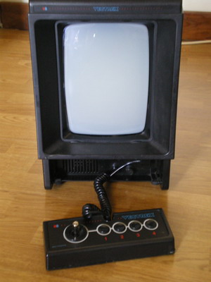 La MB Vectrex, 1ère console au graphisme vectoriel... Simpliste mais j'adoooore!