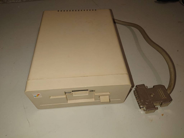 Amiga Lecteur D7.JPG