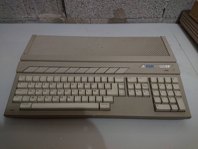 Atari 520 STf ex1.JPG