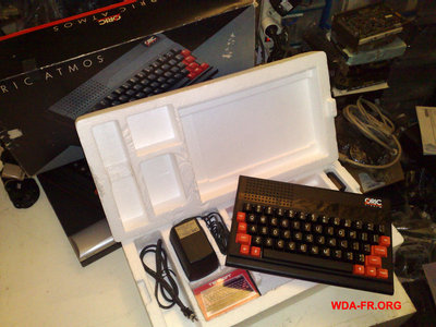 Oric Atmos 48K en boite.