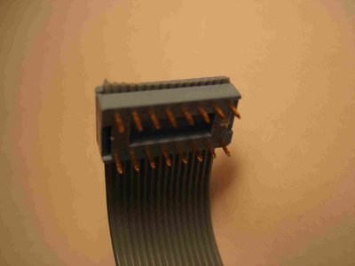 Connecteur DIP 16 à broches auto-dénudantes